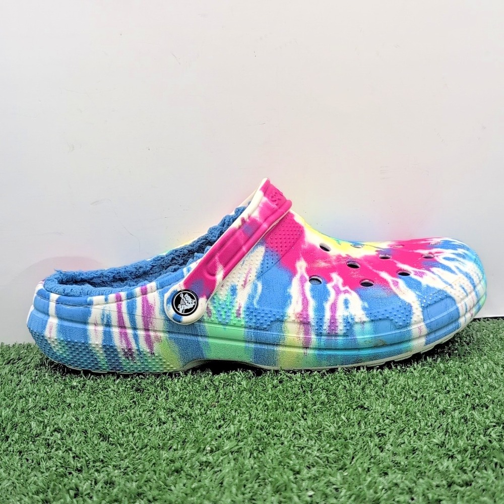 CROCS Classic Shoe Men's 10 Women's 12 Pink Blue White Tie Dye Faux Fur Slip On
